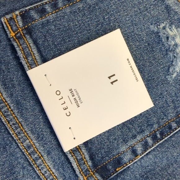 CELLO distressed high rise straight jeans size 11 - Picture 3 of 5